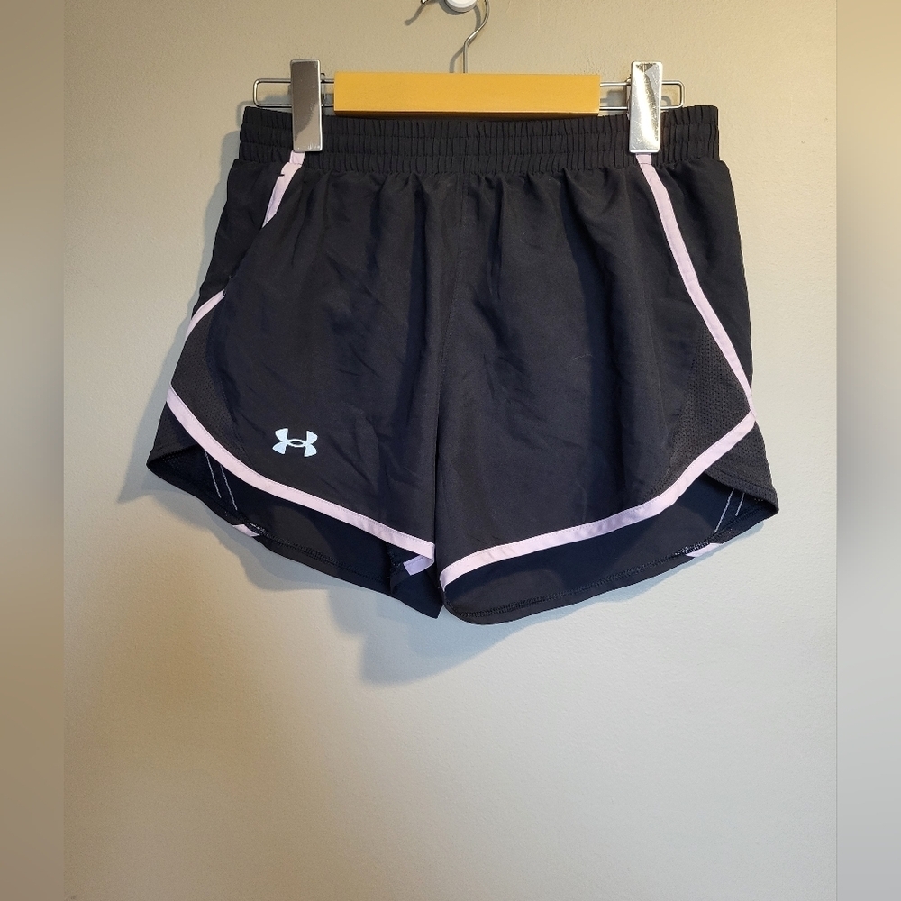Under Armour Women's Black Shorts, Size XS (26)